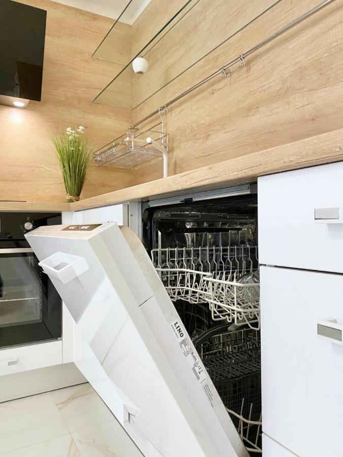 Sea View Apartment With Free Parking Поморие Екстериор снимка