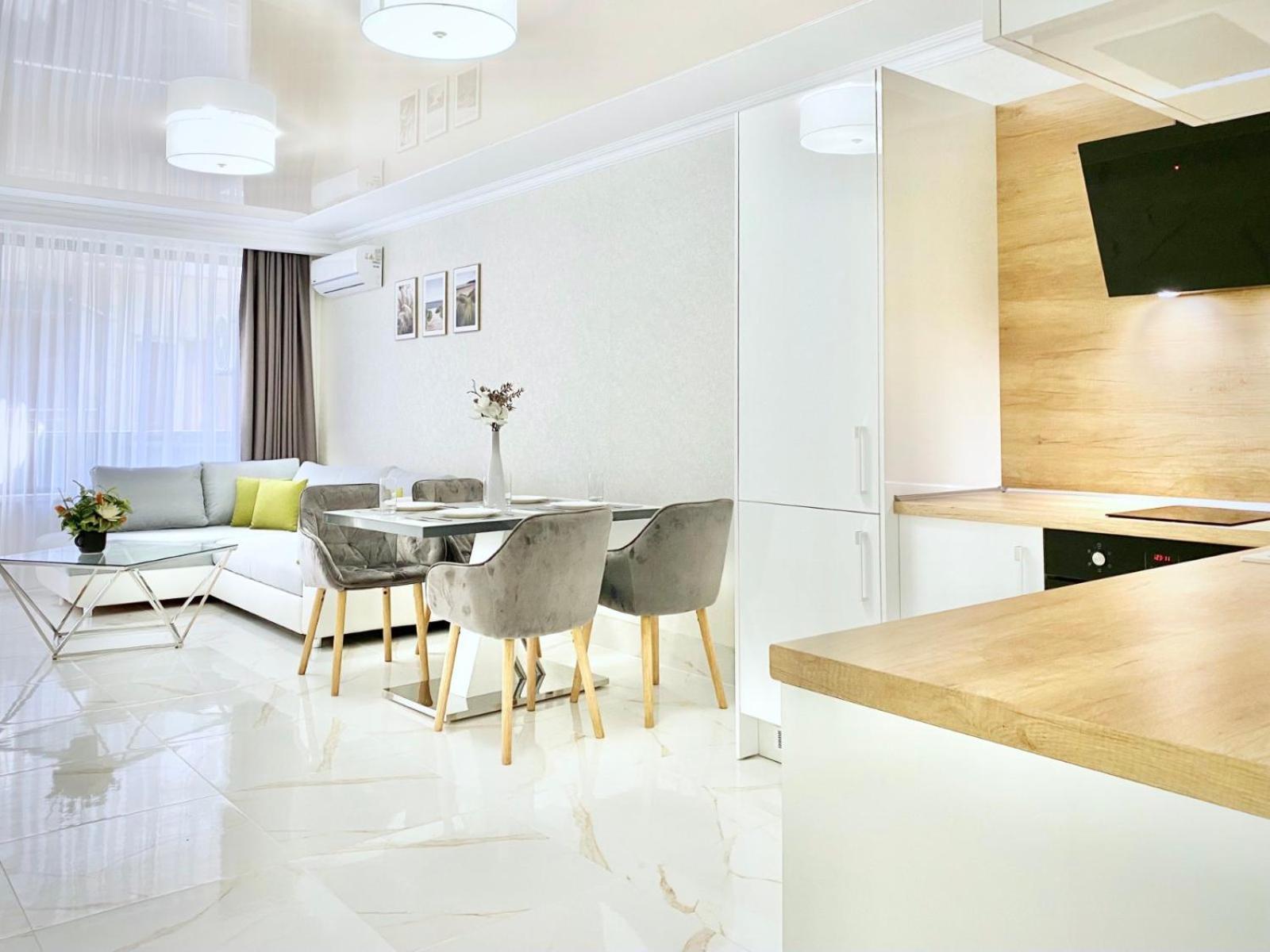 Sea View Apartment With Free Parking Поморие Екстериор снимка